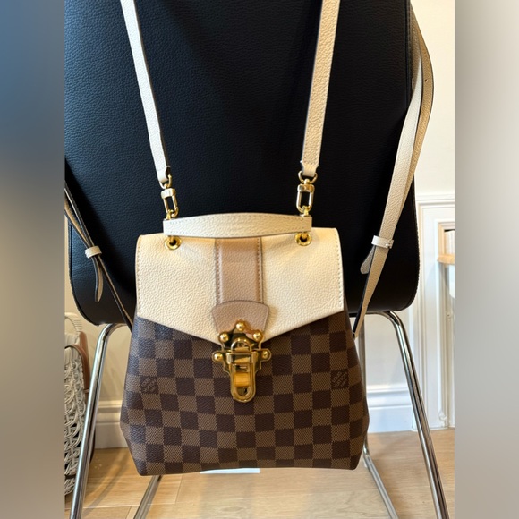 LOUIS VUITTON Damier Ebene Clapton Backpack in Creme. - Picture 2 of 14